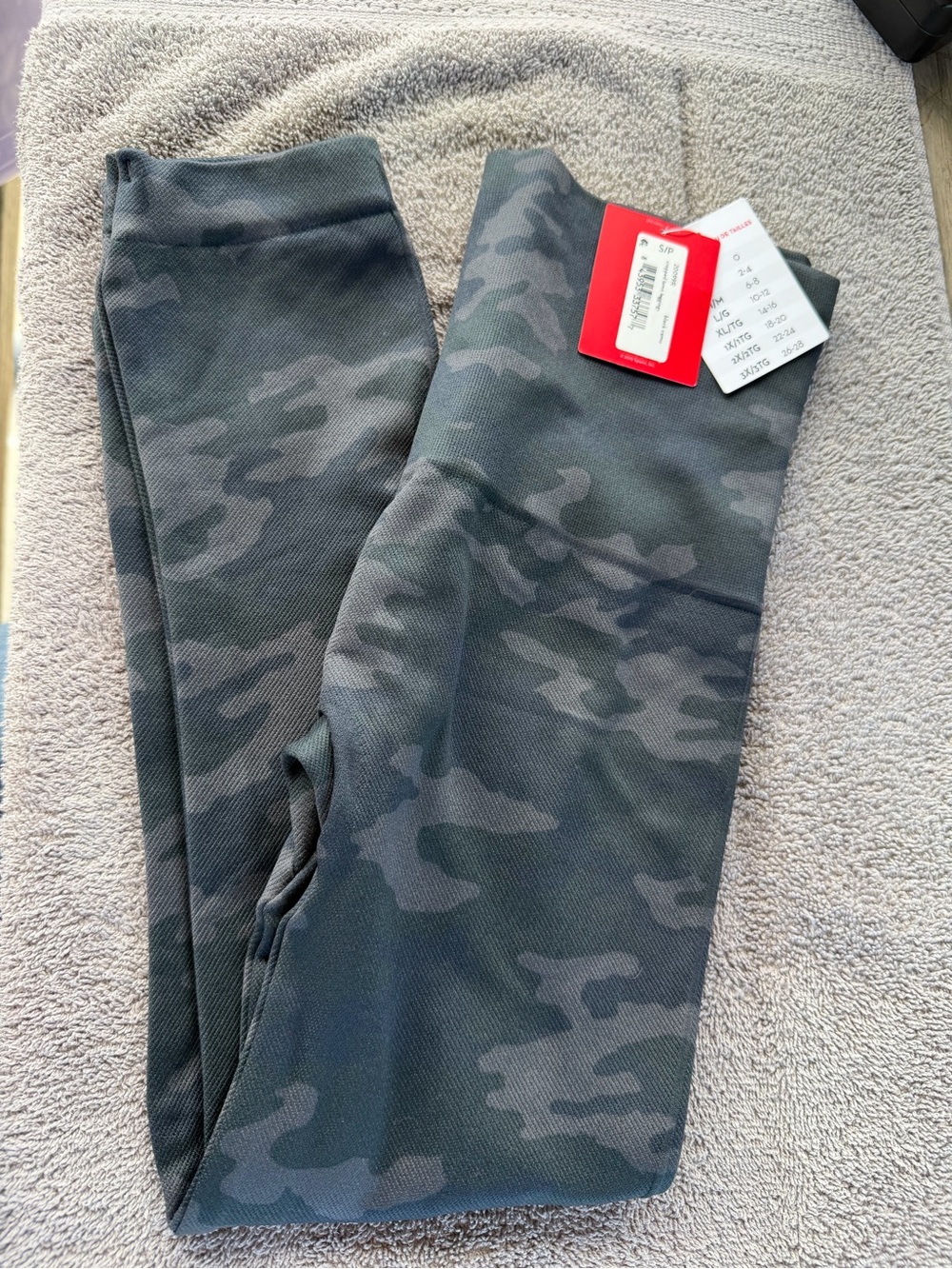 NWT Spanx cropped lamn leggings